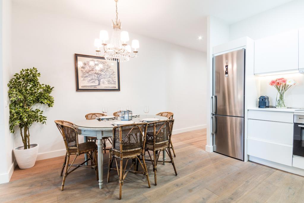 Pyr Select Plaza Santa Ana Appartement Madrid Buitenkant foto