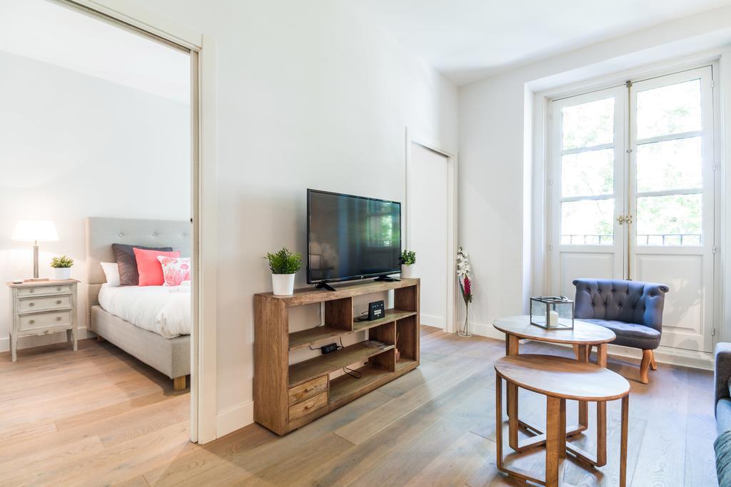 Pyr Select Plaza Santa Ana Appartement Madrid Buitenkant foto