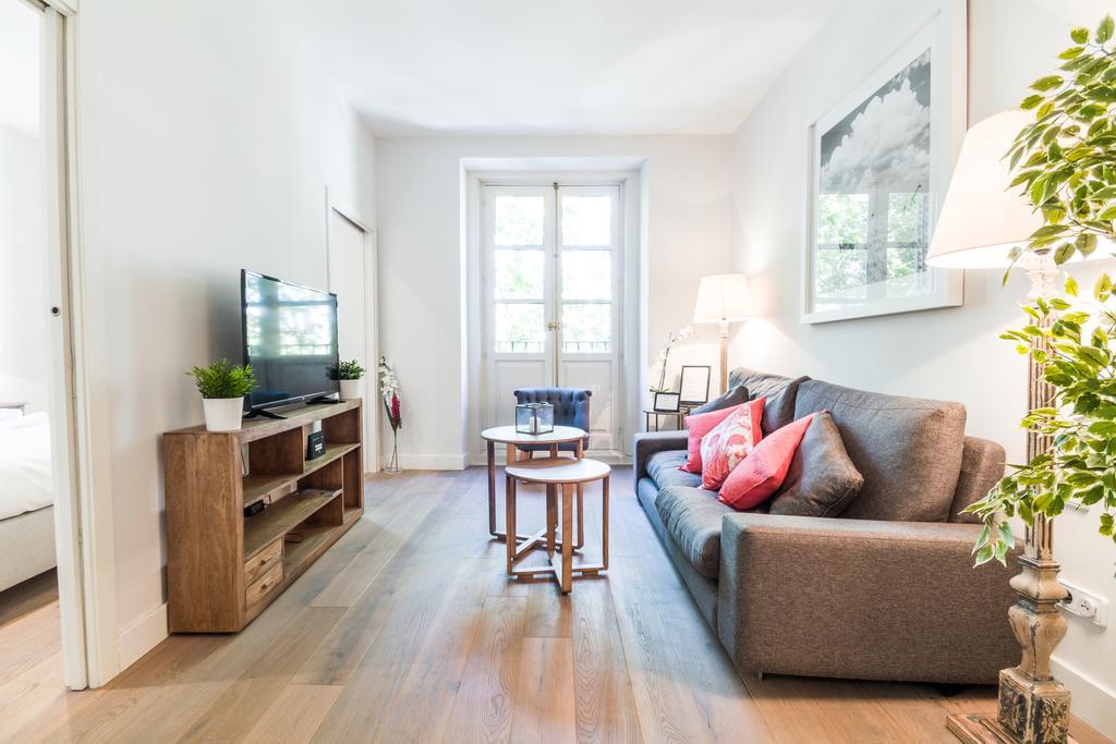 Pyr Select Plaza Santa Ana Appartement Madrid Buitenkant foto