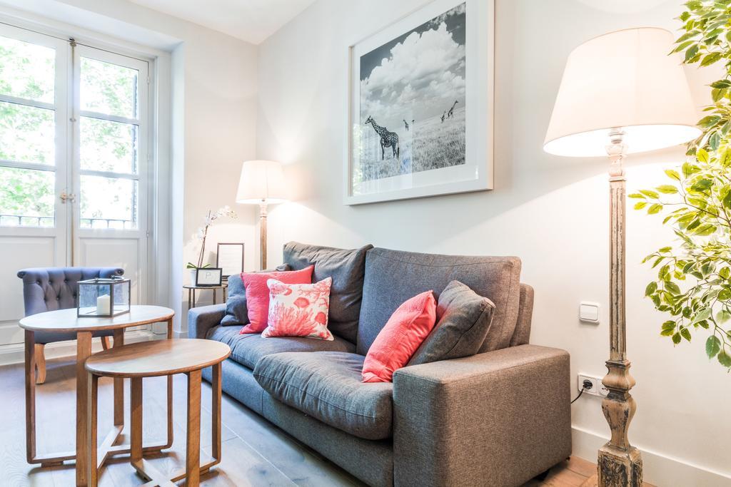 Pyr Select Plaza Santa Ana Appartement Madrid Buitenkant foto