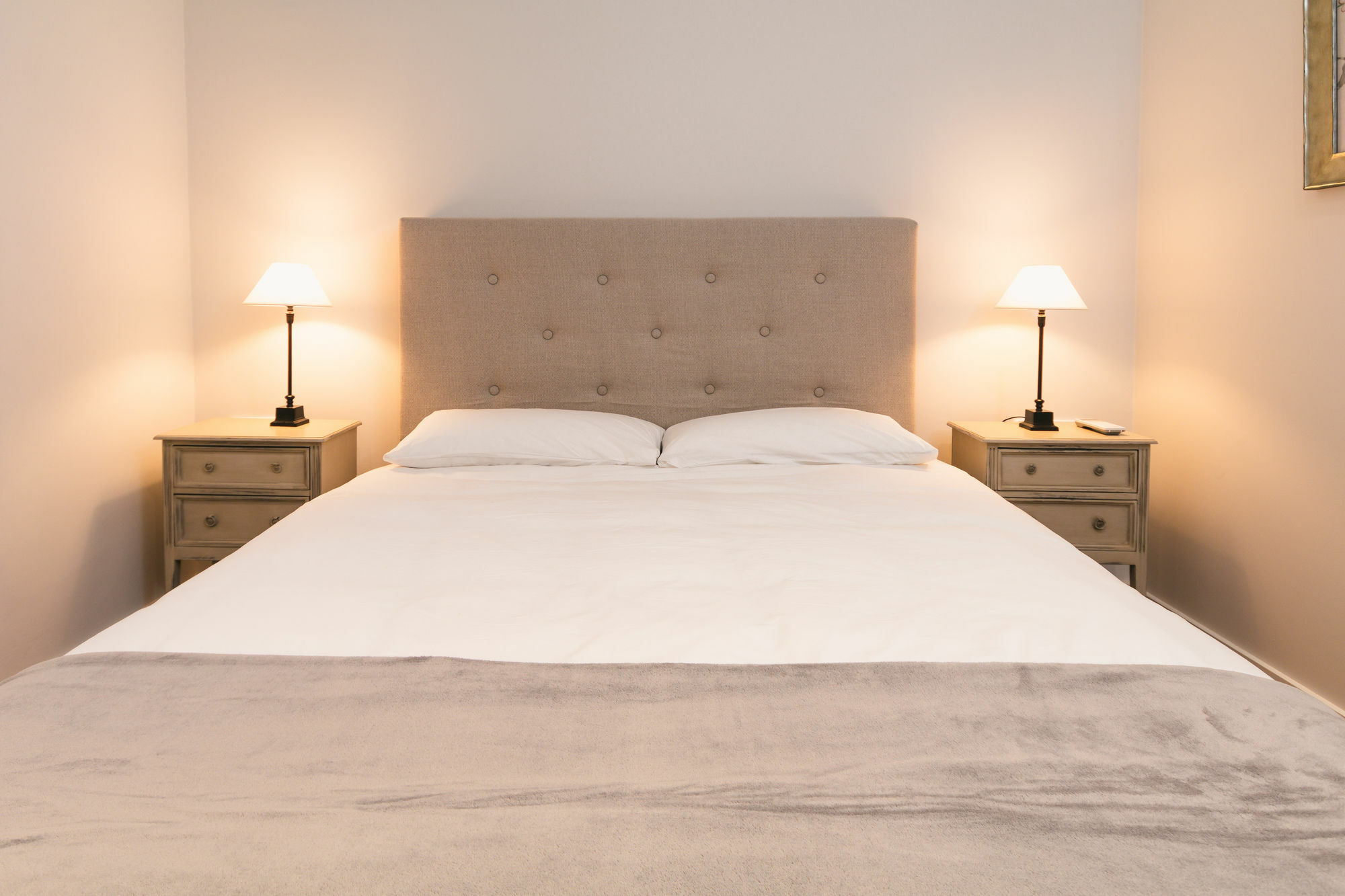 Pyr Select Plaza Santa Ana Appartement Madrid Buitenkant foto